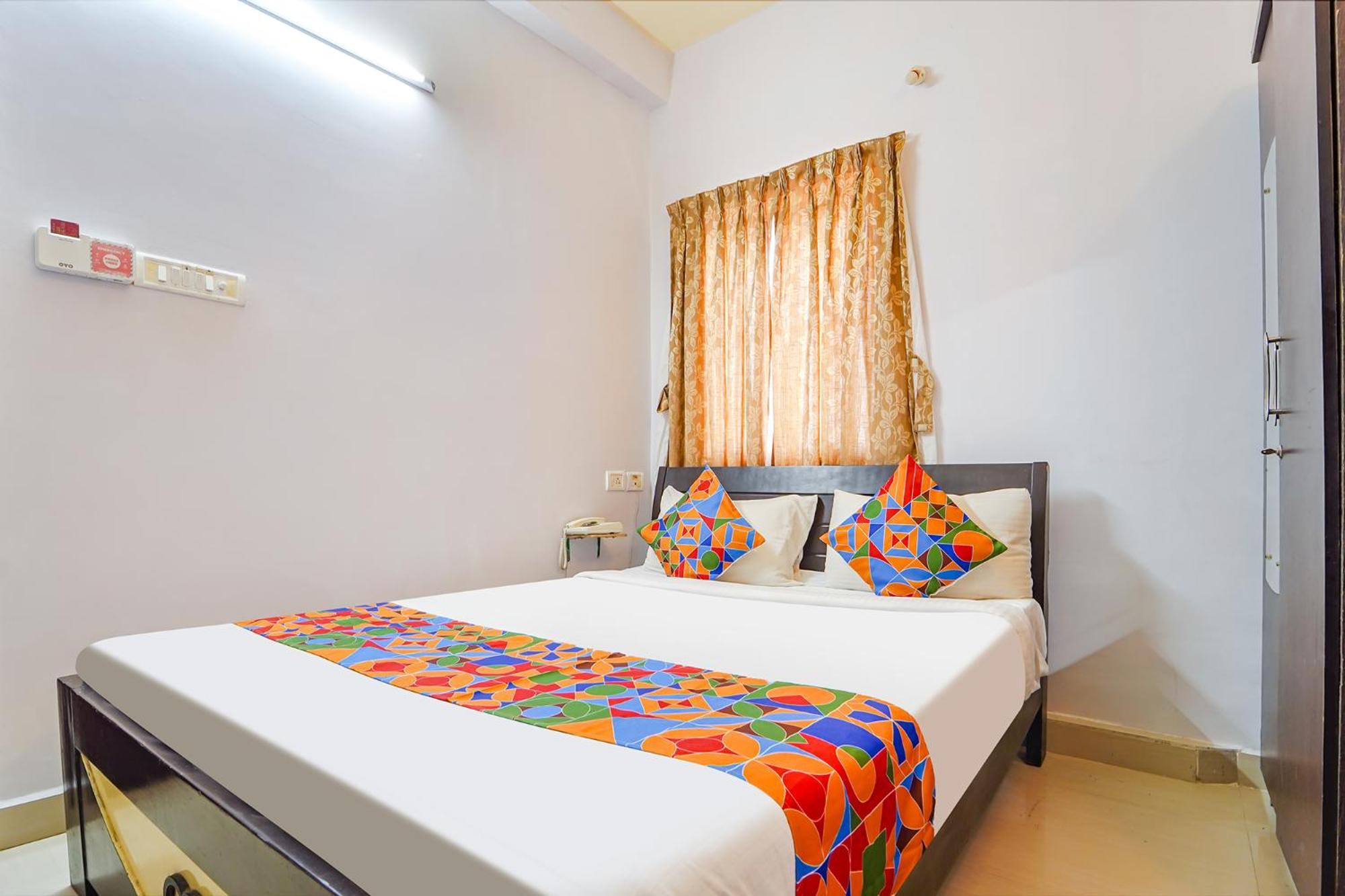 Отель Fabexpress Its South East Residency Siruseri Экстерьер фото